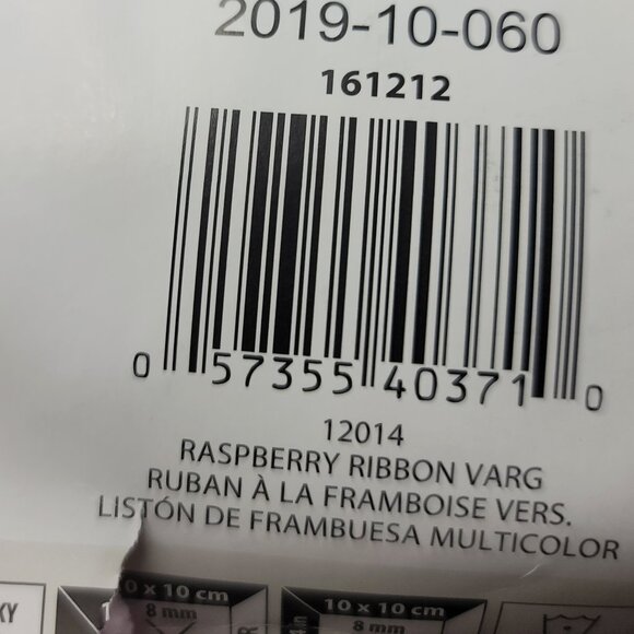 Yarnpiration Bernat Blanket (NWT) - Picture 8 of 8